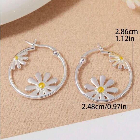 Bohemian style Silver color Daisy Hoop Earrings - Picture 5 of 9